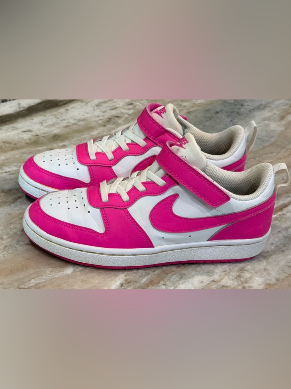 Girls NIKE Court Borough low hot pink sneakers- Size 3Y - Picture 2 of 8